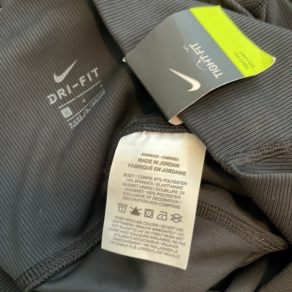 NWT Nike yoga leggings with tie detail in black - Picture 15 of 16